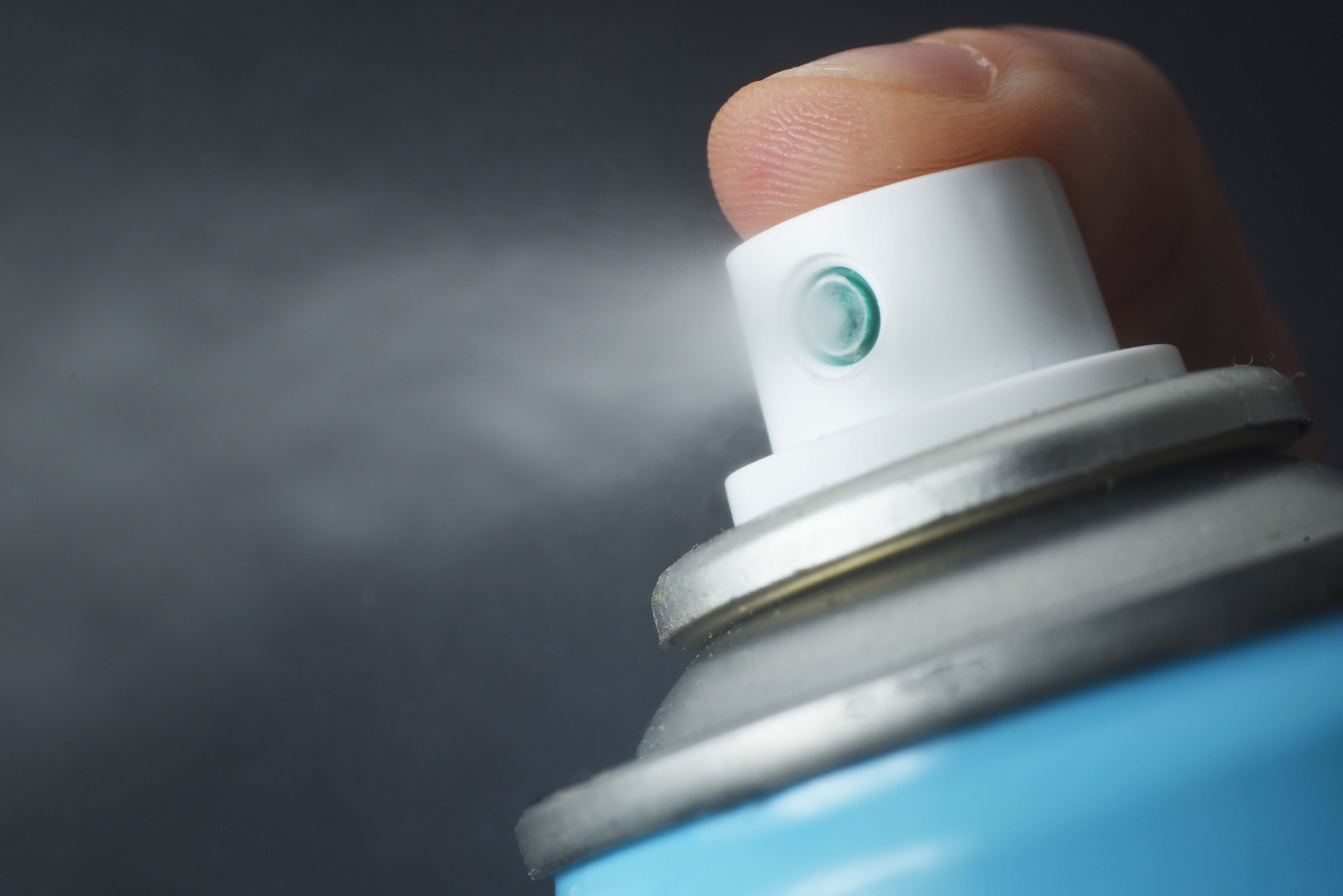 finger spraying aerosol can